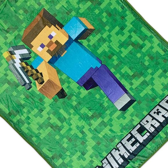 Minecraft Fleece Steve Throw Blanket with Lanyard and Pin Box Set (New in Box) - Picture 4 of 9